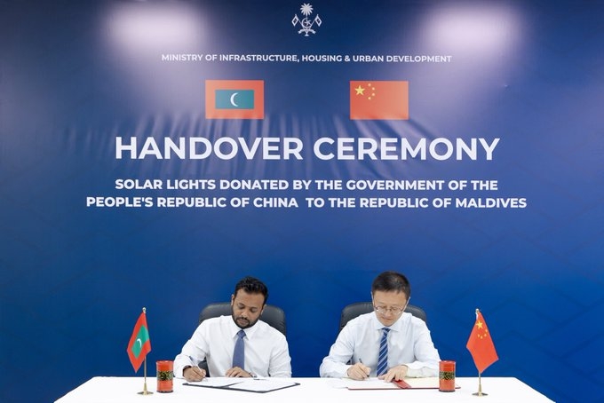 ޗައިނާއިން ރާއްޖެއަށް 880 ސޯލާ މަގުބައްތި ހަދިޔާކޮށްފި