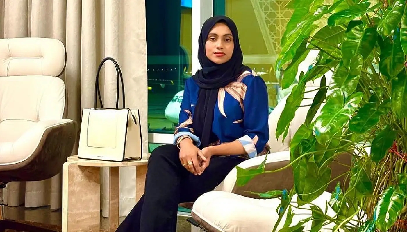 ވަޒީފާއިން ވަކި ކުރުމުން ބަދަލު ހިފަން ރައީސްގެ އަބުރު ކަތިލާނެ ކަމަށް އީޝާ ބުނާ އޯޑިއޯ އެއް ސޯޝަލް މީޑިއާގައި ލީކުވެއްޖެ