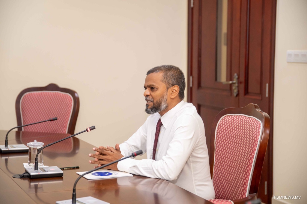 އިލެކްޝަންގެ ކުރީގެ މެމްބަރު ޝަކީލް، އެ ކޮމިޝަނަށް ޢައްޔަނު ކުރަން މަޖިލީހުން ރުހުންދީފި