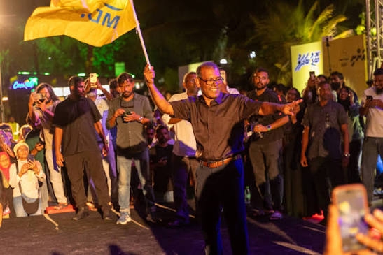 ބިރަކާނުލާ މަޖާކުރަން ބޭނުންވާފަދަ މޭރުމަކުން ރައީސް ނަޝީދު ވިދާޅުވީ މިޔުޒިކު މަނާކުރެވިގެން ނުވާނެ ކަމަށް